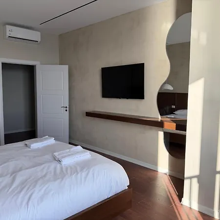 Mone Luxury Penthouses * Durrës