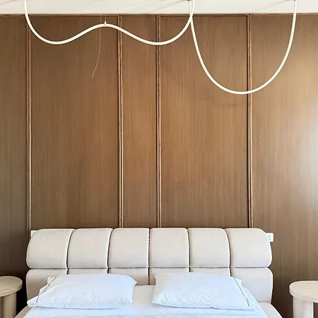 Mone Luxury Penthouses * Durrës